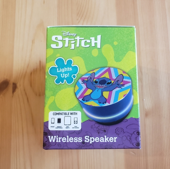 🌺HP!🌺 Disney's Stitch Light-Up Wireless Speaker 🎶 - Picture 6 of 9